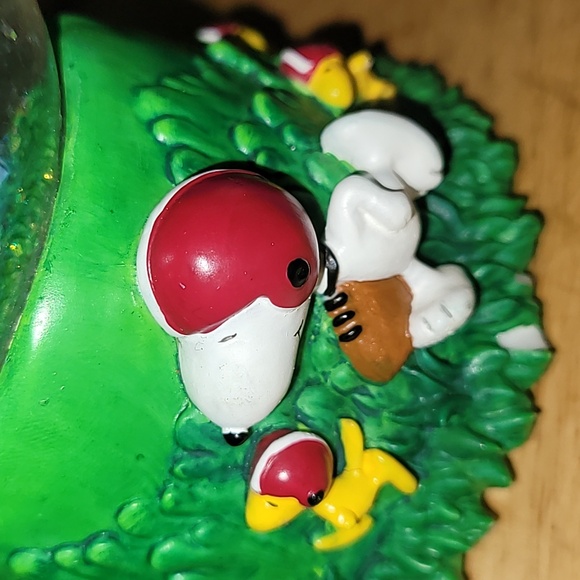 Peanuts Aaugh! Musical Snow Globe Item 8204 Westland Giftware - Picture 5 of 5